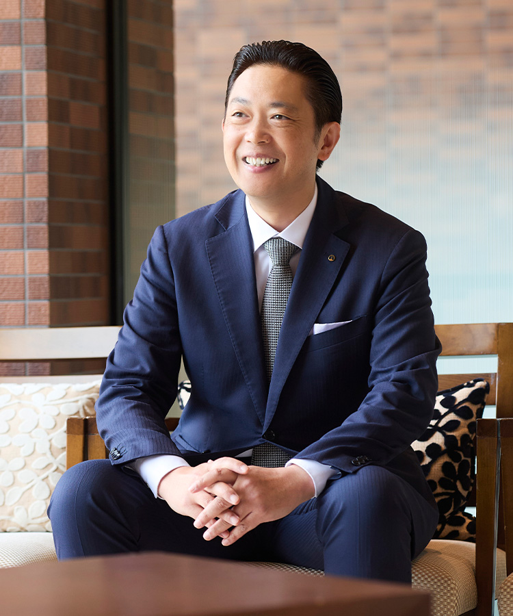 総支配人 石田 結城 YUKI ISHIDA